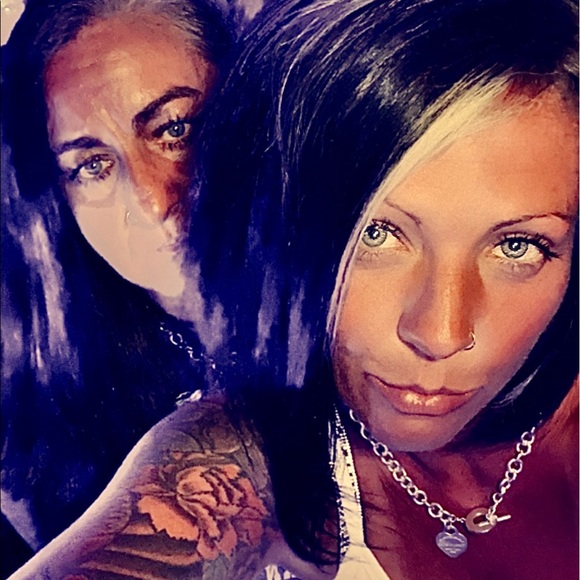 Meet your Posher, Jennifer - Picture 4 of 5